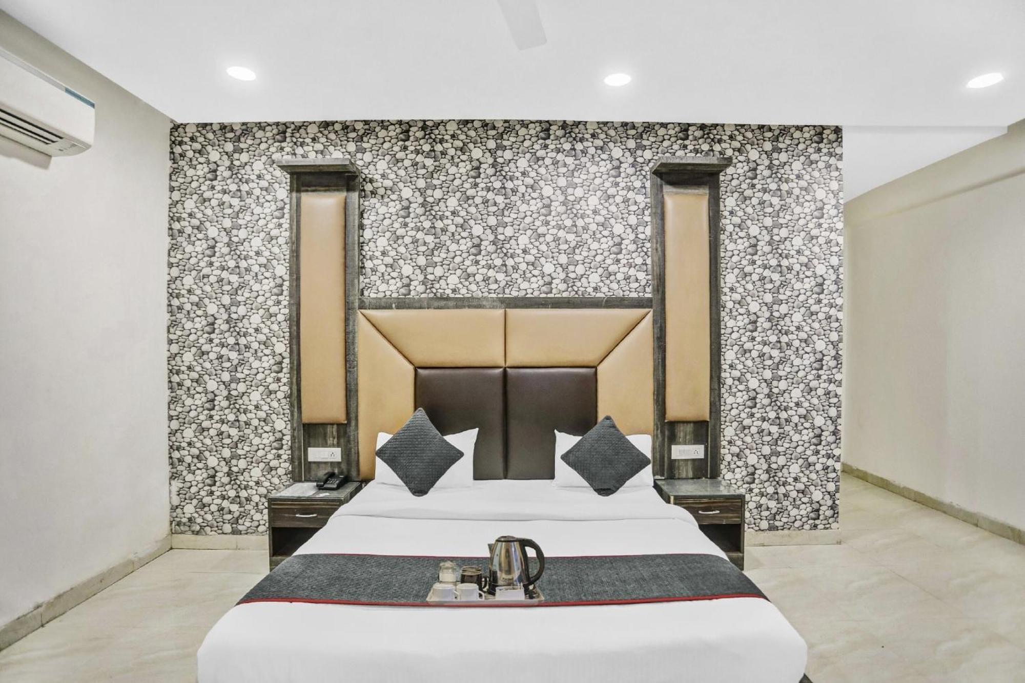 Townhouse 22956 Hotel Grand Residency Delhi Zewnętrze zdjęcie