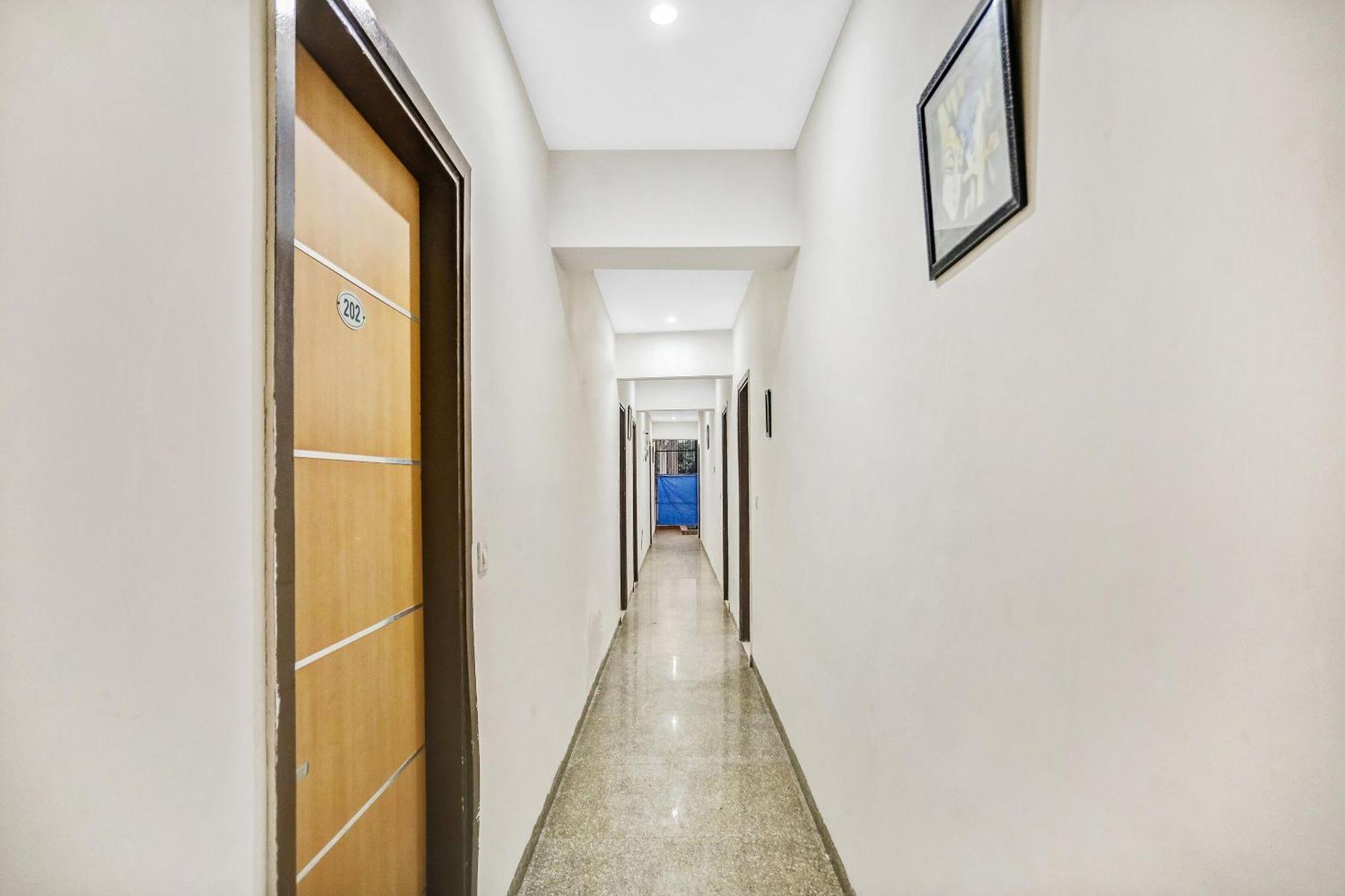 Townhouse 22956 Hotel Grand Residency Delhi Zewnętrze zdjęcie