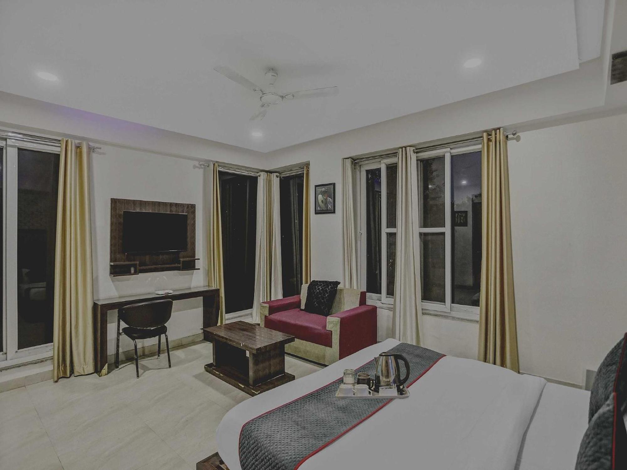 Townhouse 22956 Hotel Grand Residency Delhi Zewnętrze zdjęcie